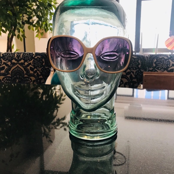 Chanel Oversized Sunglasses Retail $565 - Picture 8 of 8